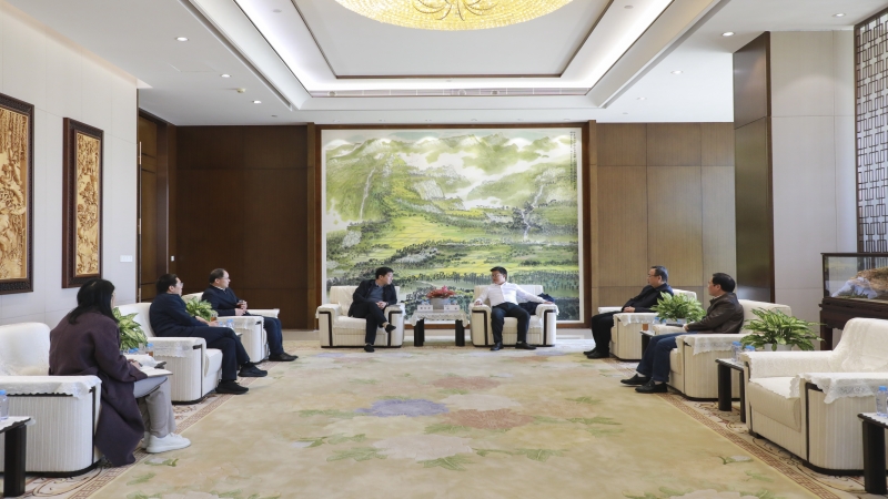 長沙市政府黨組成員、副市長覃佐彥一行調(diào)研中機(jī)國際